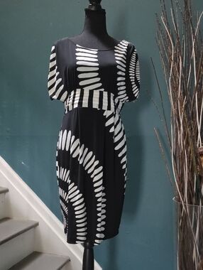 Fashion Bug Black and White Graphic Print Midi Dress